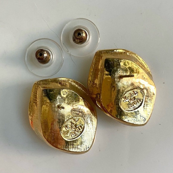 Vintage 1980s KJL For AVON Gold and Cream Midnight Rose Post Back  Earrings - Picture 2 of 5